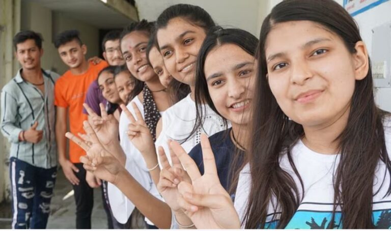 12वीं गणित के परीक्षार्थियों को मिलेंगे सात बोनस अंक, कोर्स से बाहर से आए सवाल; बोर्ड ने दी राहत