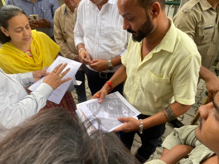 सार्वजनिक सड़क पर बिना अनुमति के सड़क तोड़कर पेड़ काटने का अपराध करने वाले अपराधियों के खिलाफ उचित कार्यवाही करने के संबंध में