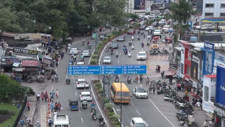 25 दिसंबर को रूट प्लान देखकर ही निकले घर से बाहर, वरना क्रिसमस सेलिब्रेशन पर फिर जाएगा पानी