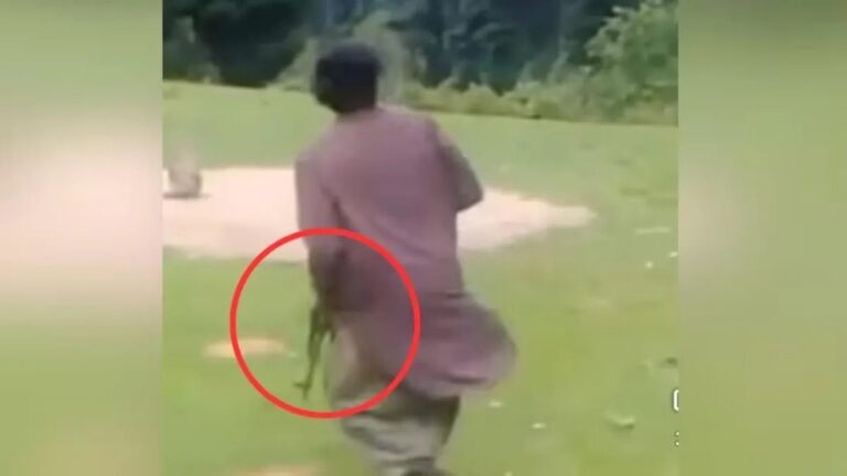 पहलगाम आतंकी की पहली तस्वीर आई सामने! AK-47 लिए फायरिंग करता आया नजर