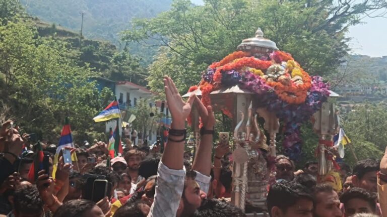 ओंकारेश्वर मंदिर से केदारनाथ धाम रवाना हुई बाबा केदार की डोली