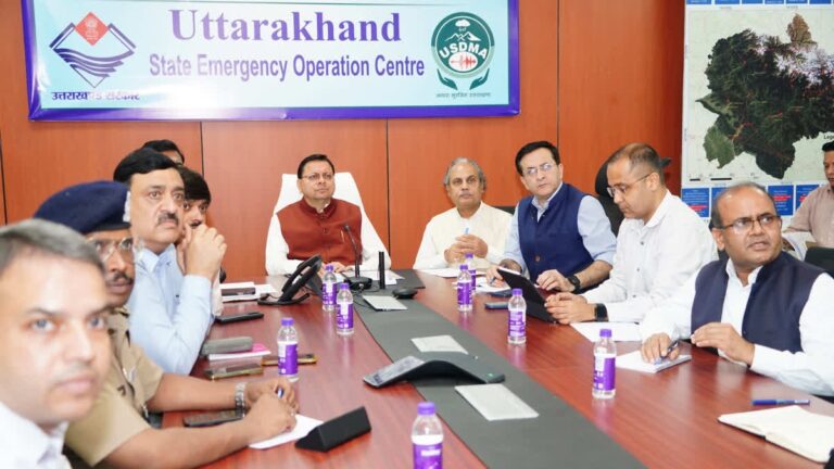 उत्तराखंड में अगले तीन दिनों तक सतर्कता बरतने के निर्देश, सीएम धामी ने ली नुकसान की जानकारी